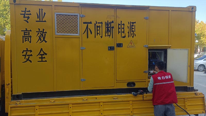 松桃柴油发电机组和UPS电源配合使用时，如何避免切换过程中的电力中断？